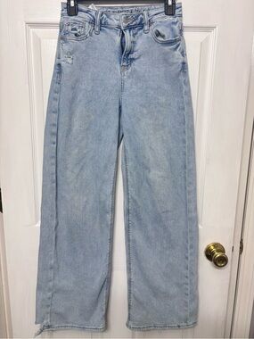 Women’s vintage style American eagle jeans
